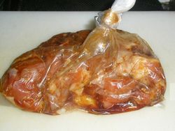 傤䖡